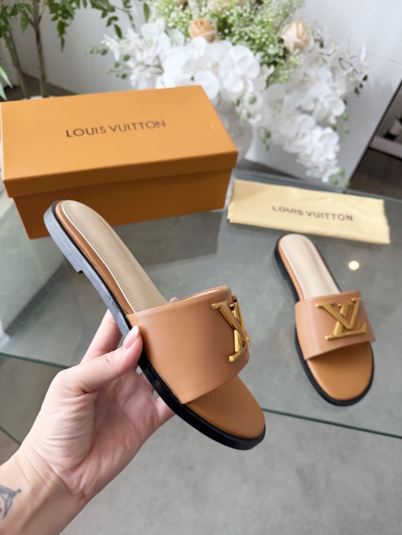 l0vis Vvtt0n slippers